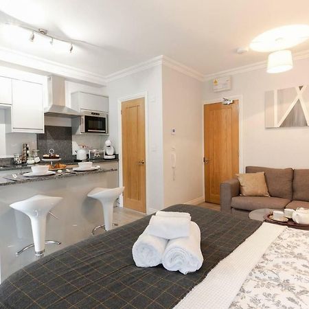 Berkshire Apartment 11Helena House Lux Studio Apartment Ридинг Экстерьер фото