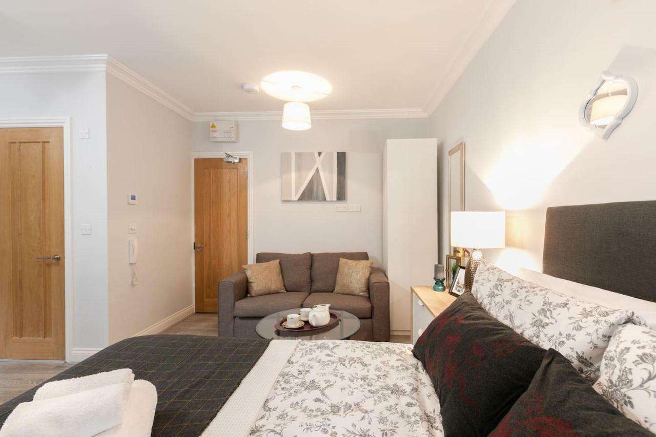 Berkshire Apartment 11Helena House Lux Studio Apartment Ридинг Экстерьер фото
